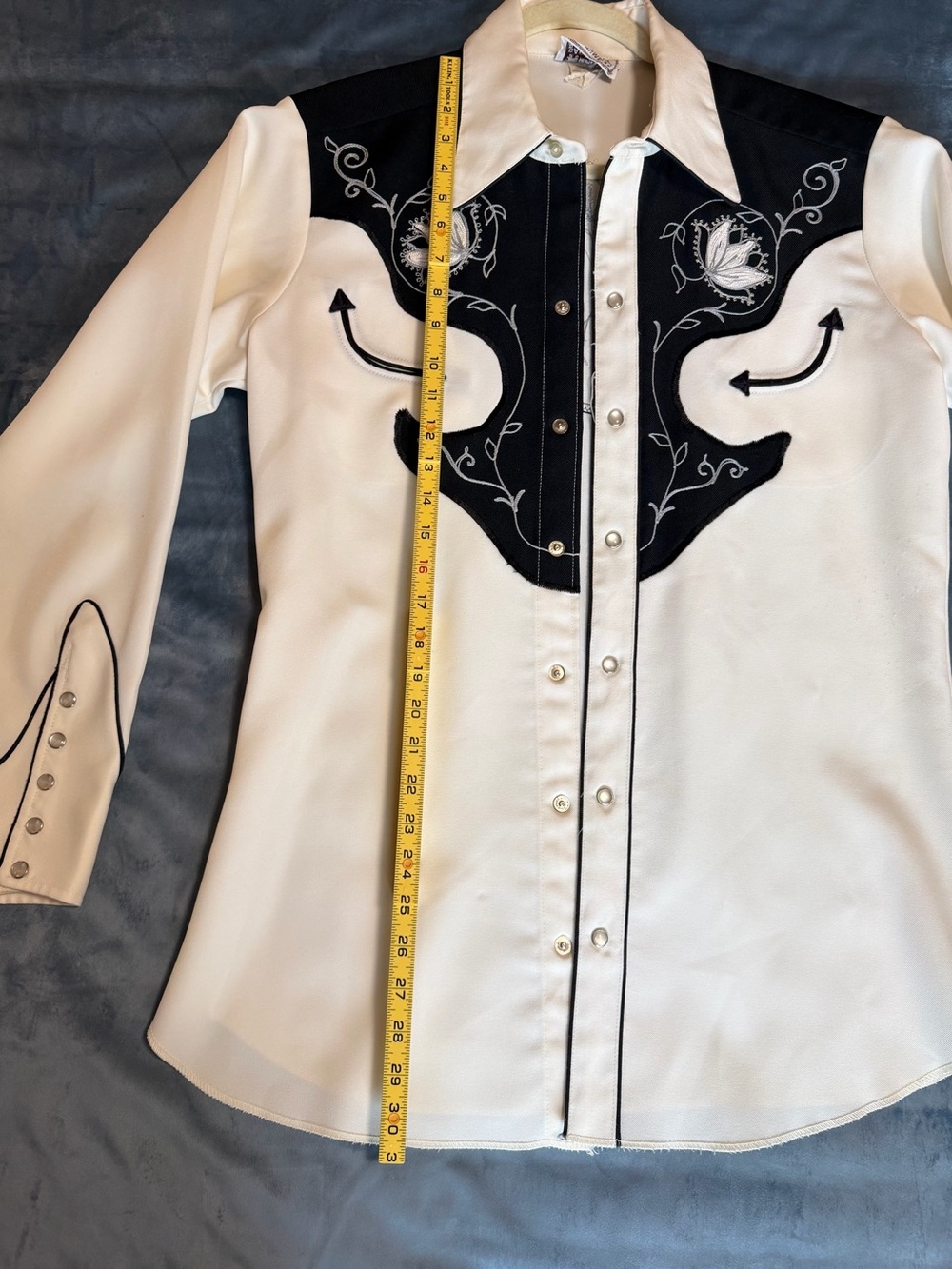 Vintage Men's Western Embroidered Snap Shirt - Black & White - Picture 5 of 7